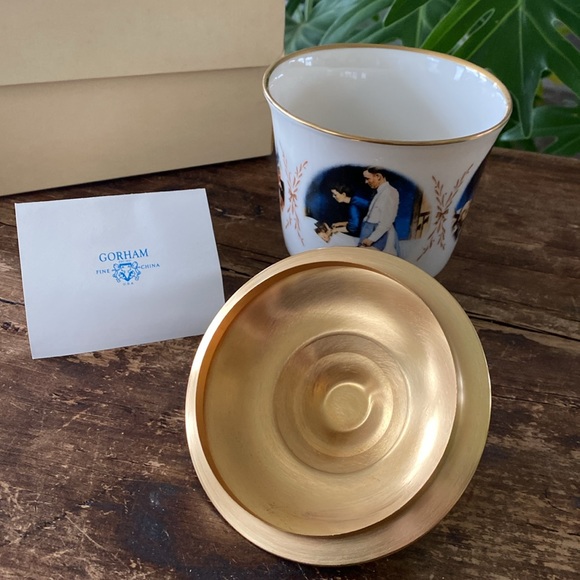 Gorham Norman Rockwell’s “Four Freedoms” Cachepot Bowl and Lid - Picture 7 of 11